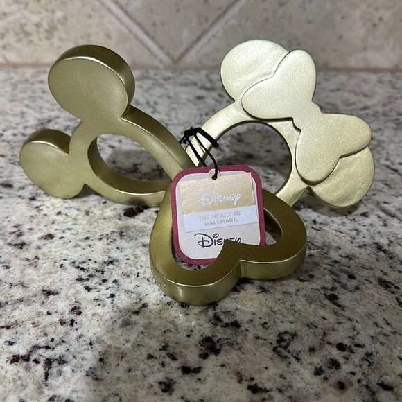 Disney Other - Mickey and Minnie Sculpted Decoration